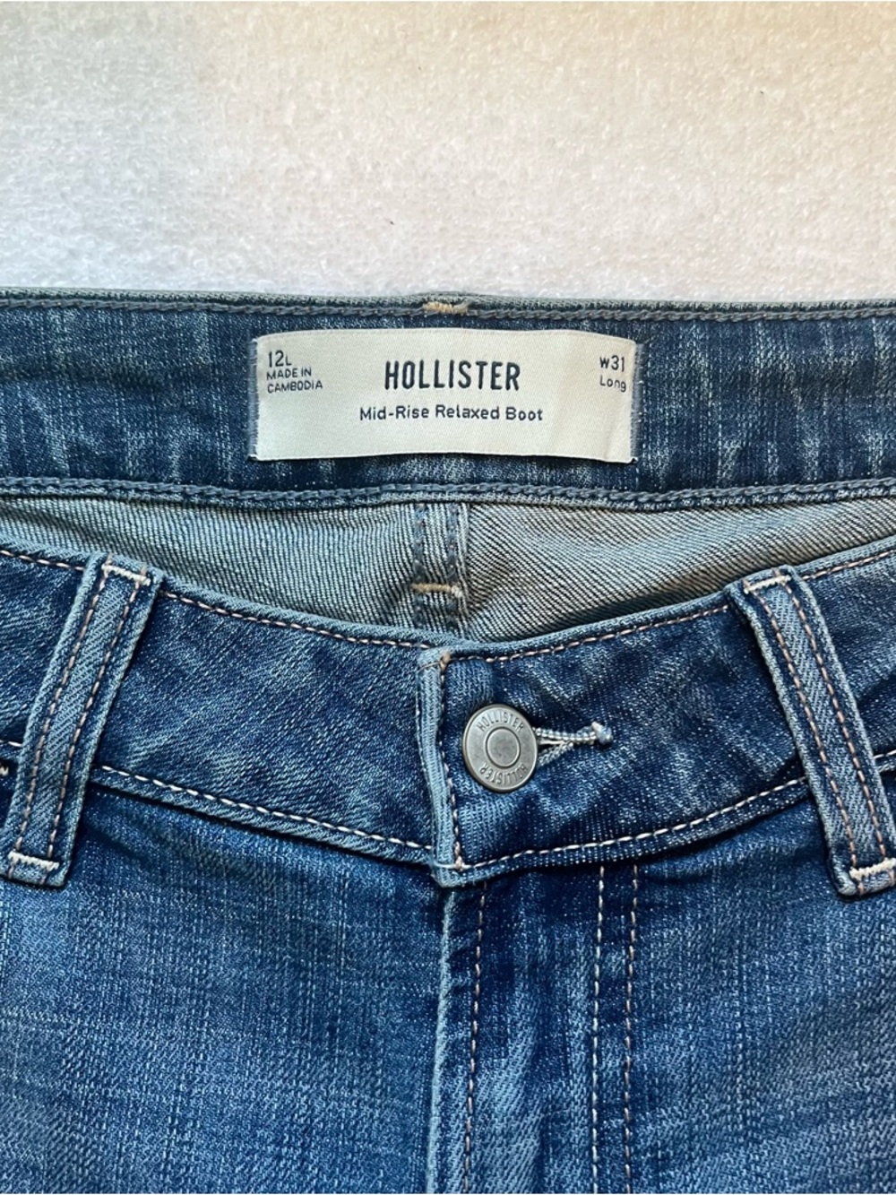 Hollister Women’s jeans - Picture 2 of 4